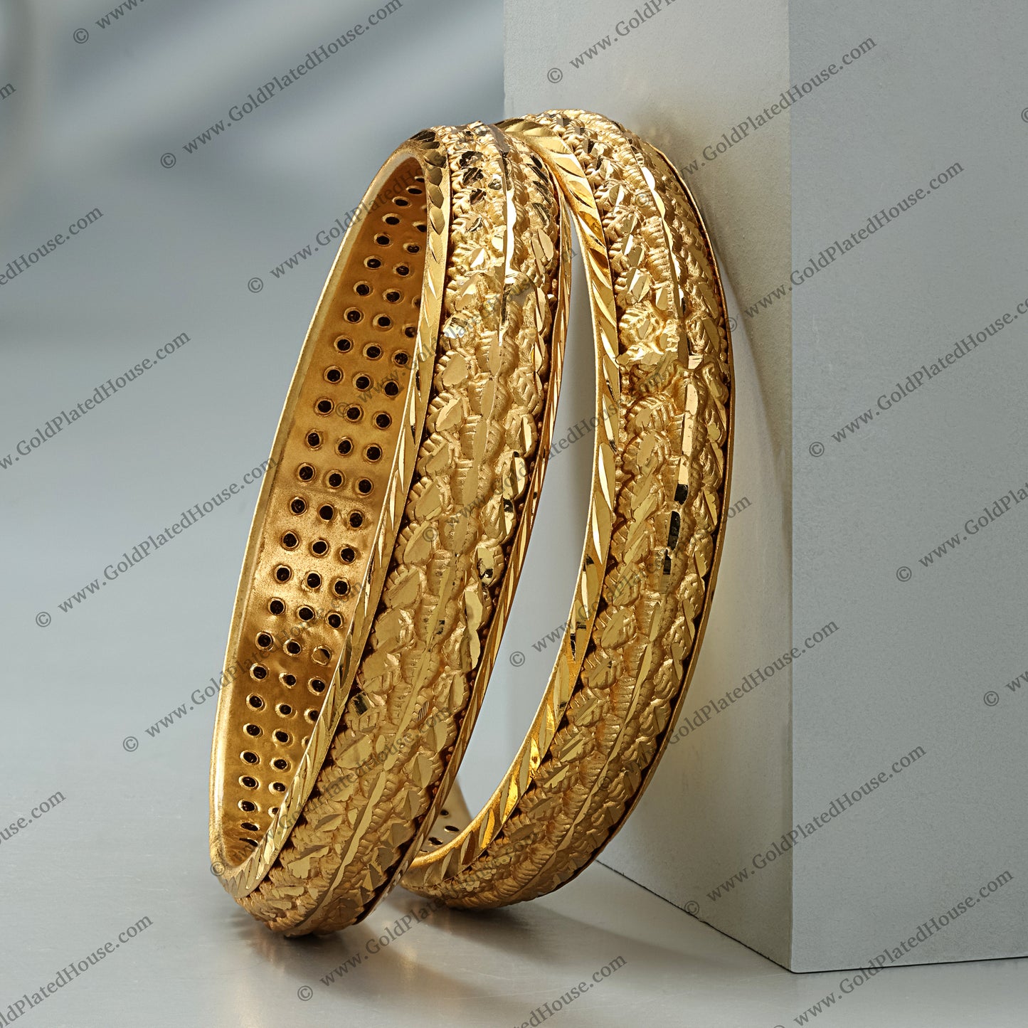 Intertwined Leaf Texture Gold Look Bangle Set - BNGL073